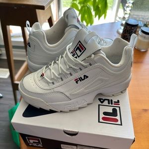 Women’s Fila Disruptor II premium sneakers. Like new condition.